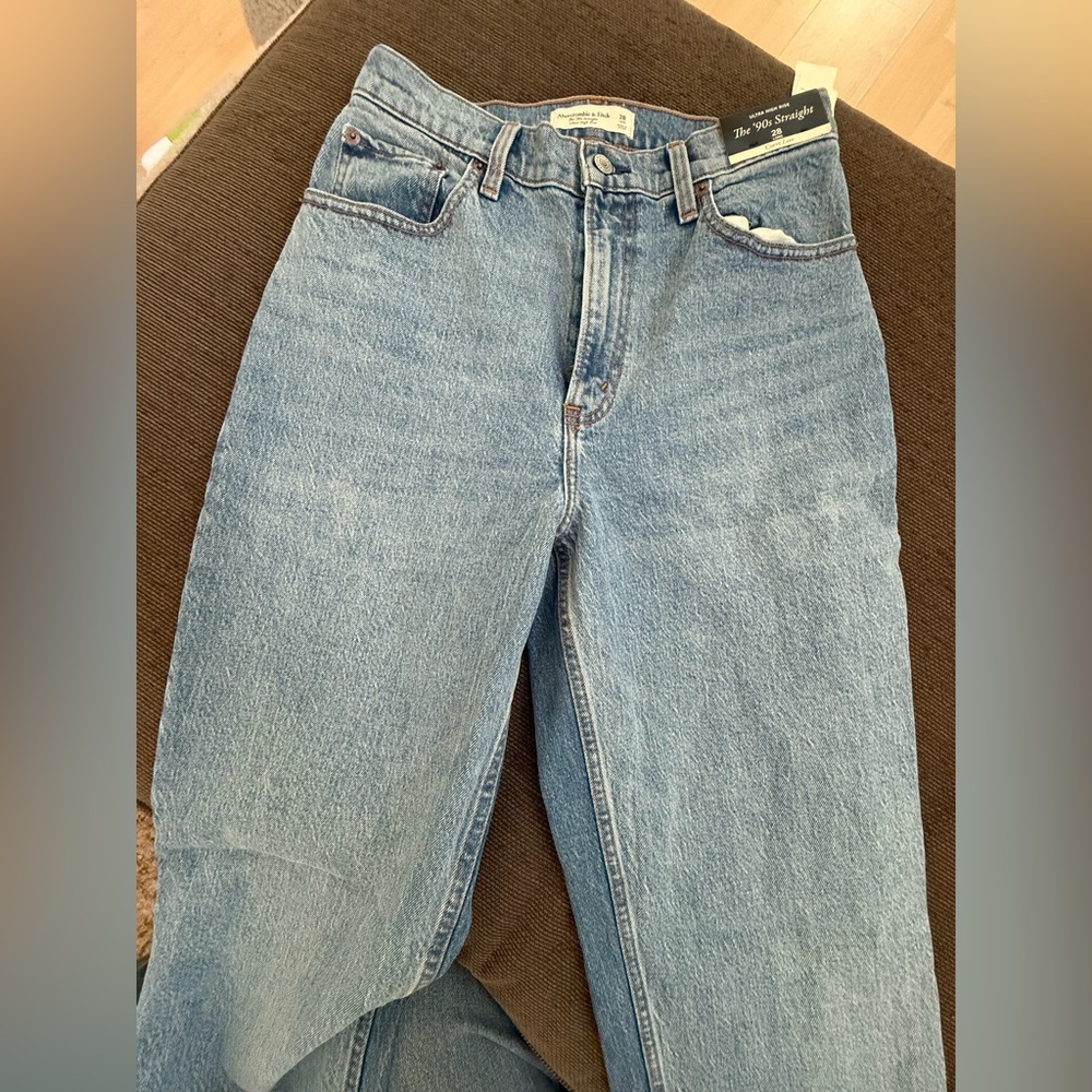 Abercrombie & Fitch Curve Love Ultra High Rise 90s Straight Jean
